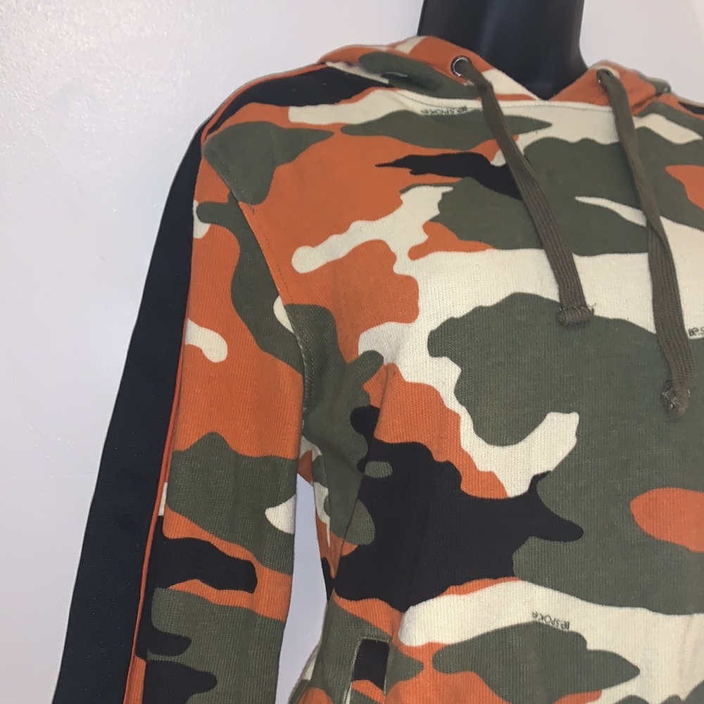 BeSpoke Hoodie - Picture 4 of 7